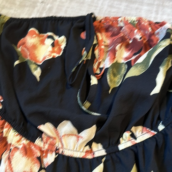 Floral romper - Picture 3 of 4